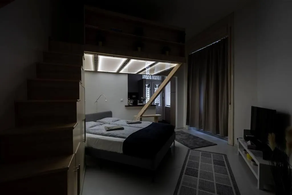 Apartment Lovely Little Downtown Studio Next To Subway,Metro Budapest